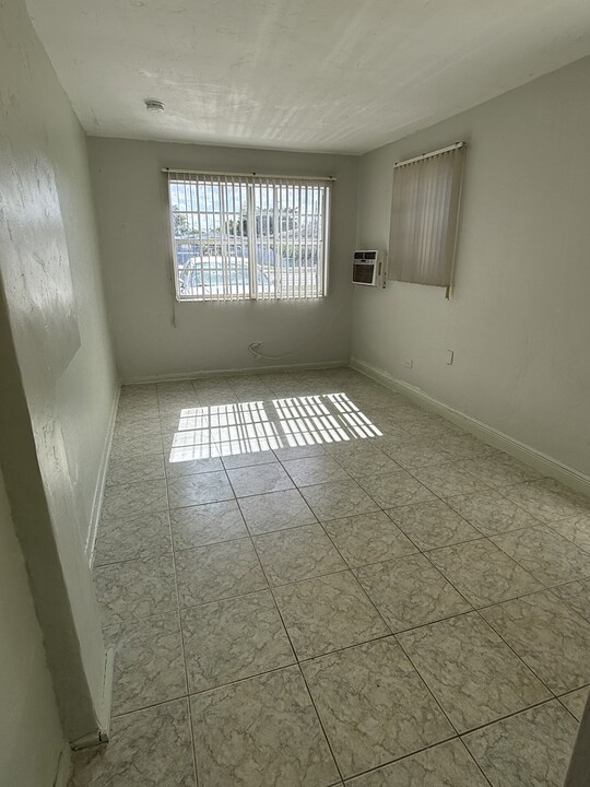 6387 Coral Way, Unit Studio in Miami, FL - Building Photo