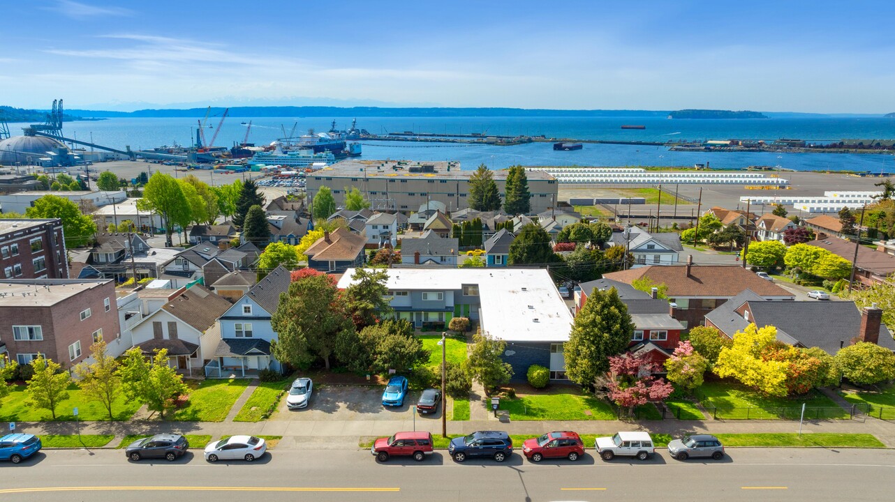 Rucker Court Apartments in Everett, WA - Foto de edificio