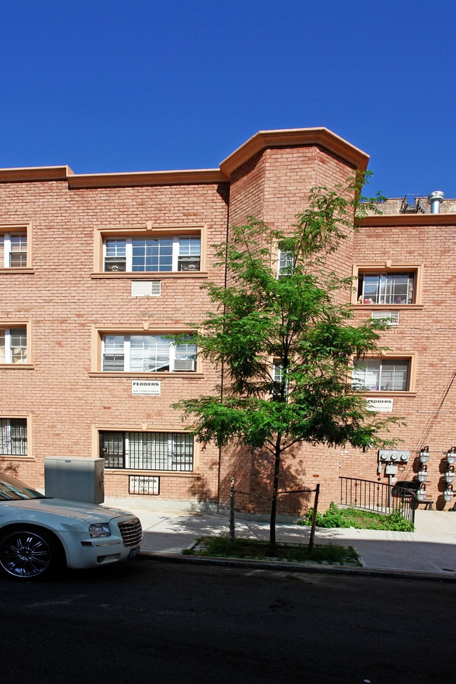 1739 Davidson Ave in Bronx, NY - Foto de edificio - Building Photo