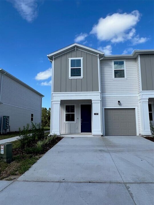 7489 Stone Crk Trl in Kissimmee, FL - Building Photo