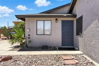 215 Zinc St in Henderson, NV - Building Photo - Building Photo
