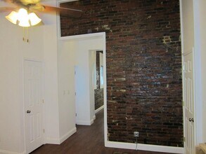 141 S 12th St in Pittsburgh, PA - Building Photo - Building Photo