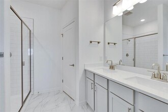 148 Hartson Dr in Taylor, TX - Building Photo - Building Photo