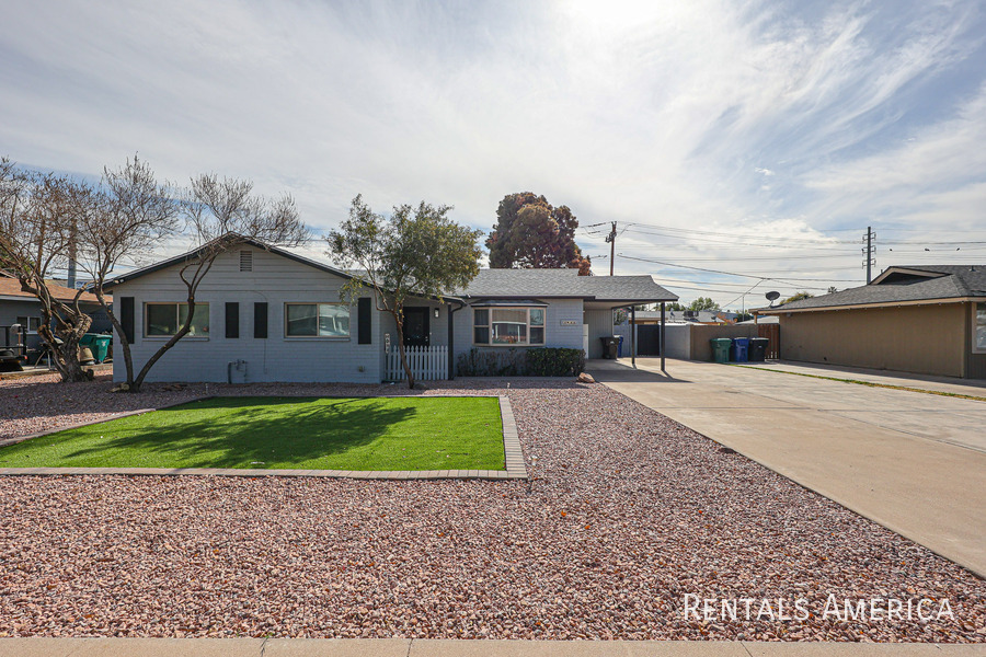 1431 W Garden St in Mesa, AZ - Building Photo