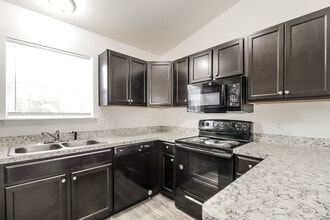 15818 SW 37th Cir in Ocala, FL - Building Photo - Building Photo