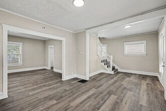 3205 E 31st St in Kansas City, MO - Building Photo - Building Photo