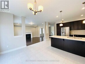 142 Jewel House Ln in Barrie, ON - Building Photo - Building Photo