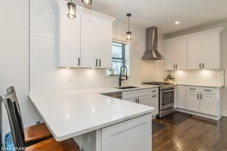 5306 N Luna Ave in Chicago, IL - Building Photo - Building Photo