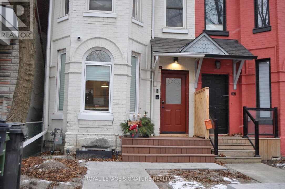 133 Brock Ave in Toronto, ON - Building Photo