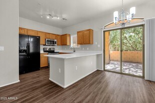 2250 E Deer Valley Dr in Phoenix, AZ - Building Photo