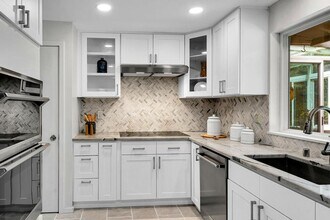 3730 NE 194th St in Lake Forest Park, WA - Building Photo - Building Photo