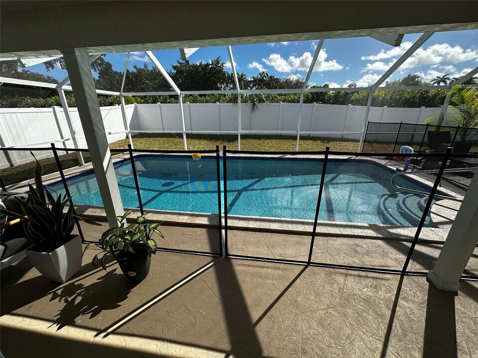 6860 Calle Del Paz S in Boca Raton, FL - Building Photo