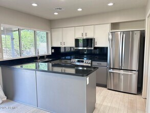 6221 E Gelding Dr in Scottsdale, AZ - Building Photo - Building Photo