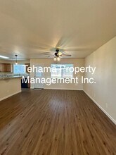 740 Larie Ln in Red Bluff, CA - Foto de edificio - Building Photo