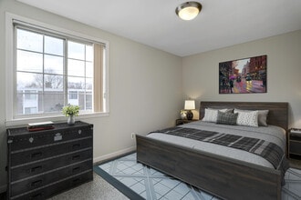 Maple Road Townes in Birmingham, MI - Building Photo - Building Photo