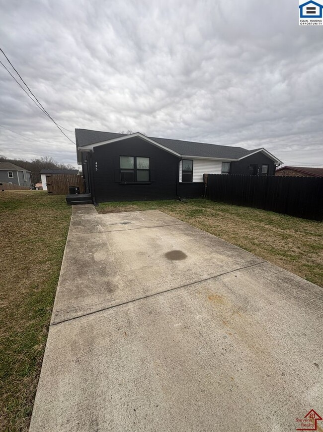 425 Revels Dr in Nashville, TN - Building Photo - Building Photo