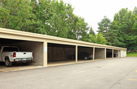 Granger Court Apartments in Maple Heights, OH - Building Photo - Building Photo