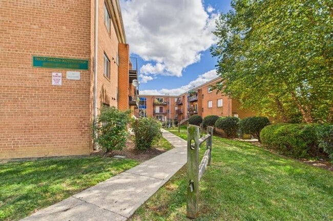 3404 25th St S in Arlington, VA - Foto de edificio - Building Photo