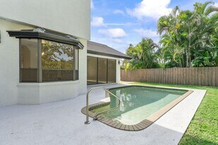 150 Lucina Dr in Hypoluxo, FL - Building Photo
