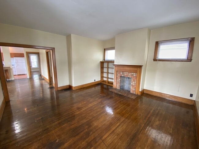 66-68-68 E Woodruff Ave in Columbus, OH - Building Photo - Building Photo