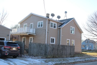 6703 35th Ave, Unit 2 in Kenosha, WI - Foto de edificio - Building Photo