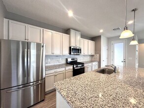 5945 Glory Bower Dr in Winter Garden, FL - Building Photo - Building Photo