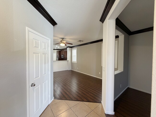 7209 Huckaby Ave in Las Vegas, NV - Building Photo - Building Photo