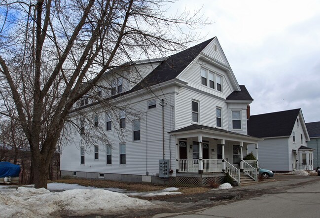 27 Crosby St in Augusta, ME - Foto de edificio - Building Photo