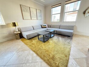 17145 N Bay Rd, Unit 4613 in Sunny Isles Beach, FL - Foto de edificio - Building Photo