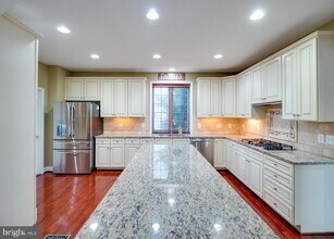 41397 Windybush Dr in Leesburg, VA - Building Photo - Building Photo