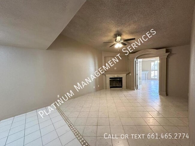 37609 15th St E in Palmdale, CA - Building Photo - Building Photo