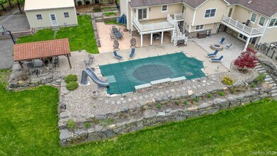 809 Highland Lake Rd in Middletown, NY - Building Photo - Building Photo