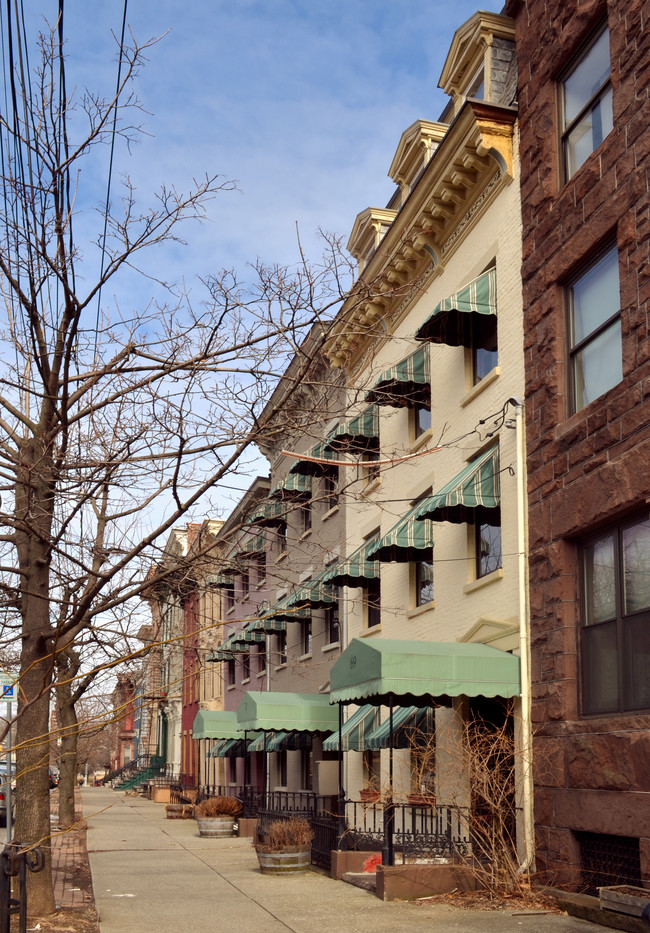 73 Ten Broeck St in Albany, NY - Foto de edificio - Building Photo