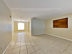 608 Westchester Ave in Melbourne, FL - Foto de edificio - Building Photo