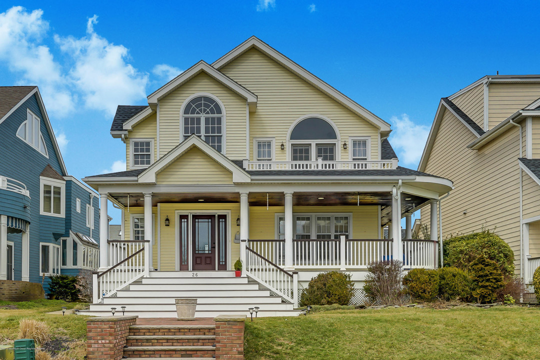 26 Garfield Ave in Avon By The Sea, NJ - Building Photo