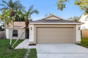 1406 Woodstork Dr in Brandon, FL - Building Photo