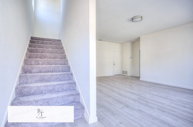1352 Euclid Ave in Long Beach, CA - Building Photo - Building Photo