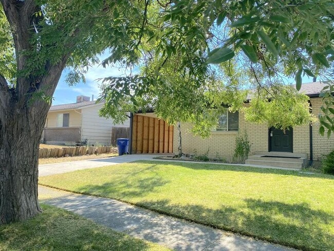 5542 S 5340 W in Kearns, UT - Building Photo - Building Photo