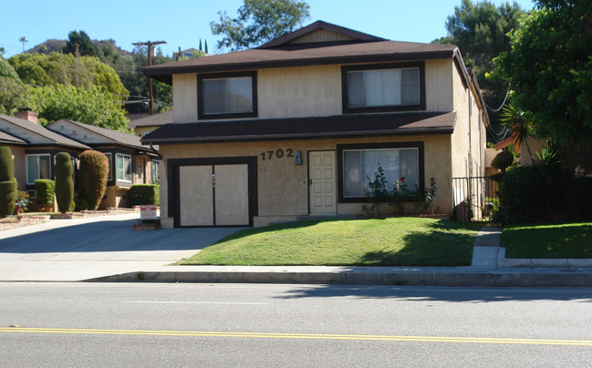 1702 Verdugo Rd in Glendale, CA - Foto de edificio - Building Photo