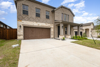 4818 Arc Bend Rd in Midlothian, TX - Building Photo - Building Photo