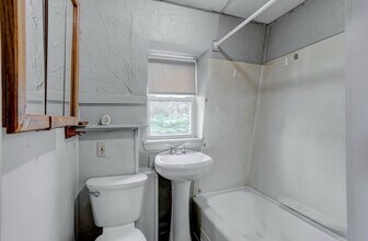 122 Lowell St in Peabody, MA - Building Photo - Building Photo