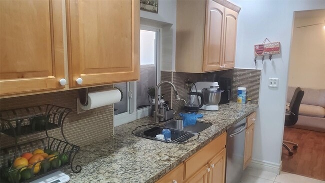 property at 616 SE 8th Ave