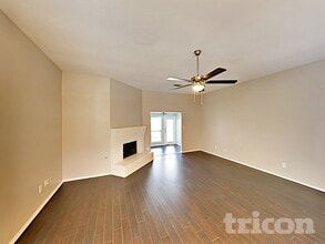 1712 Tigris Trail in Mesquite, TX - Foto de edificio - Building Photo