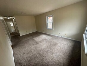 605 Azalea St in Hinesville, GA - Building Photo - Building Photo