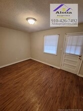 4214 S Dowfield Dr in Fayetteville, NC - Foto de edificio - Building Photo