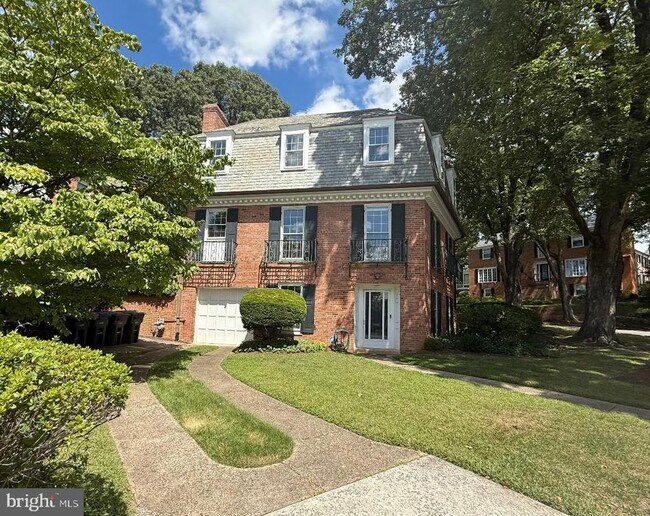 4200 47th St NW in Washington, DC - Building Photo - Building Photo