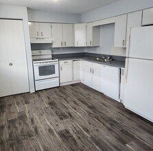 3265 8th St, Unit #4 in Marion, IA - Building Photo - Building Photo