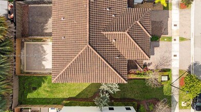 9000 NW 183rd St in Hialeah, FL - Building Photo - Building Photo