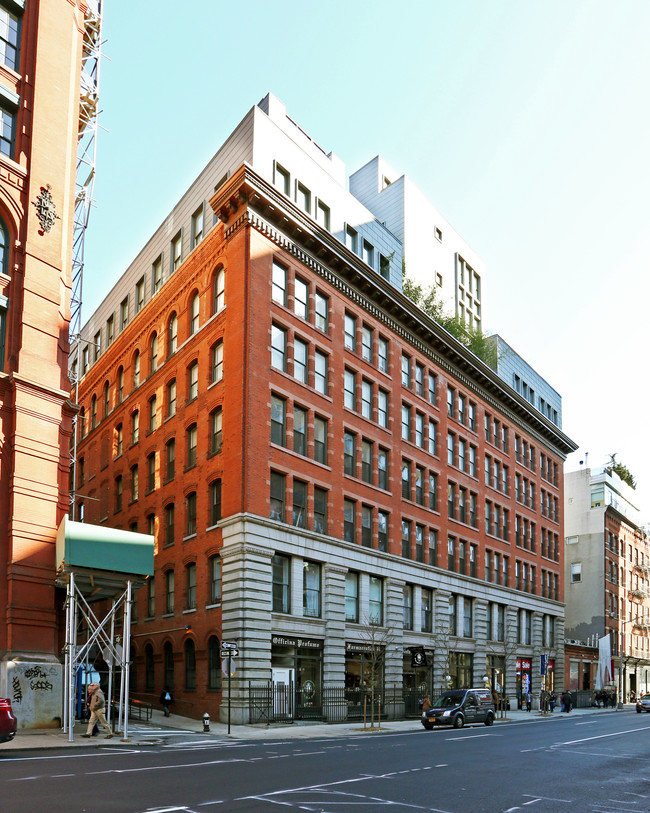 267-271 Mulberry St in New York, NY - Building Photo - Building Photo