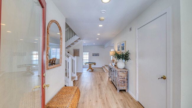 property at 6 Brunswick Ct